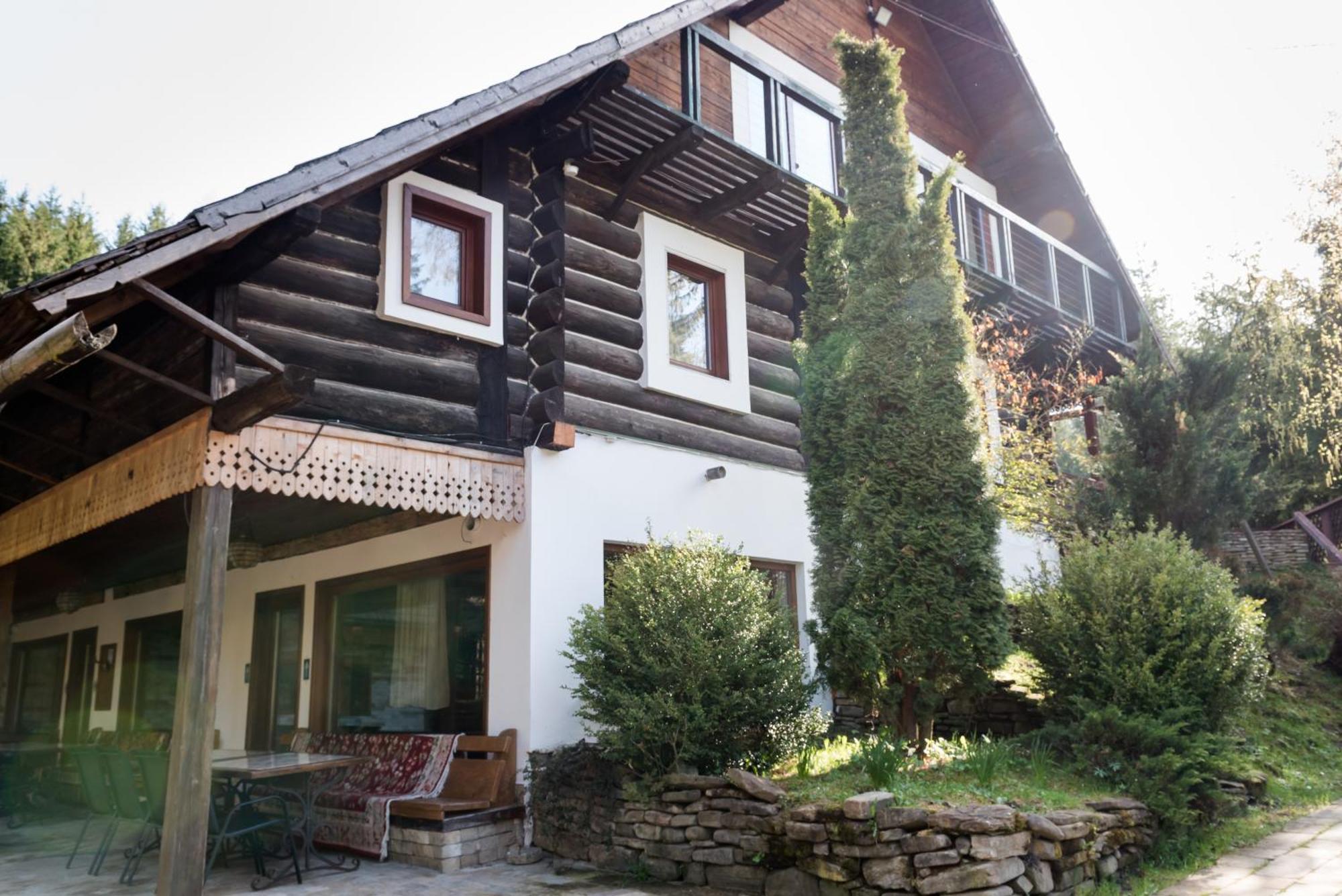 Pensiunea Casa Bunicilor Mînăstirea Humorului Exterior foto